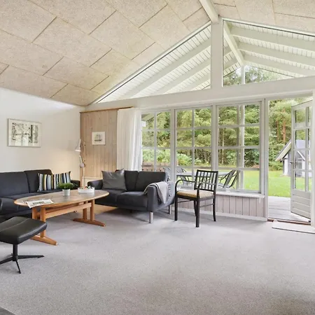 Henny - 1-5km From The Sea By Interhome *
