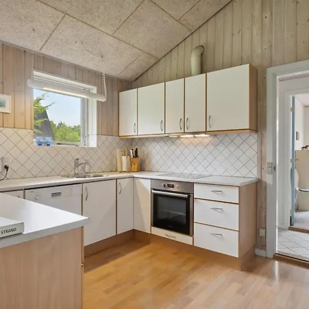 Feriehus Henny - 1-5km From The Sea By Interhome Hals